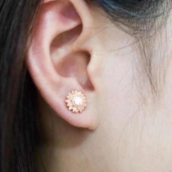 STERLING SILVER DIAMOND SUNFLOWER STUD EARRINGS, nice Earrings, cute Earrings - Picture 3 of 4